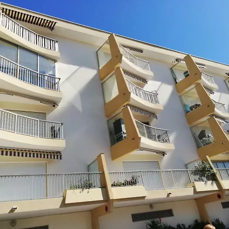 Le Ponant Studio Apartment